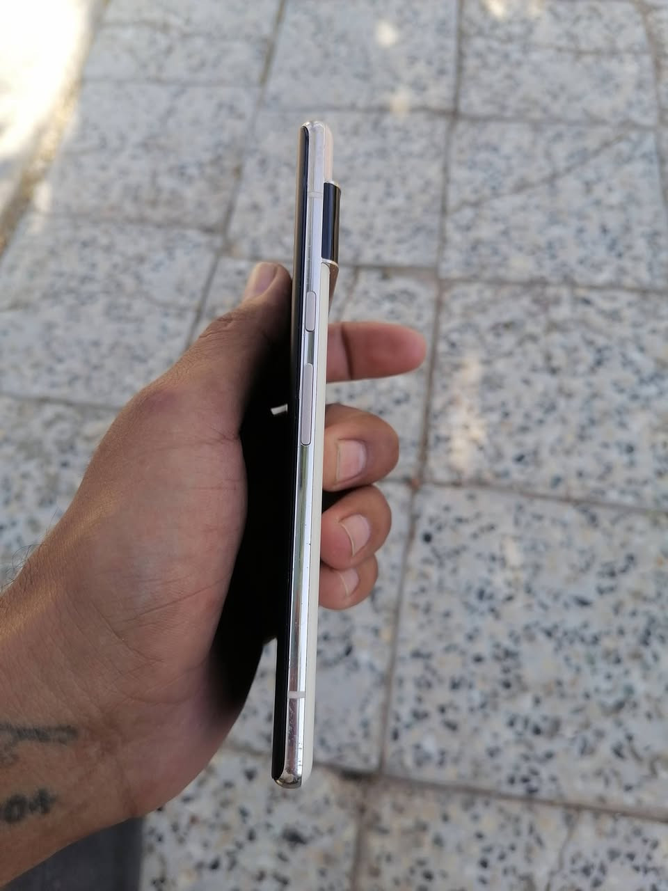 كوكل بكسل 6برو
تلفون فول مواصفاته معروفه تكدر تبحث عليه اداء عالي 
ذاكره 128
فقط ايسي شحن عطلان يتصلح 10الاف 
يشحن وايرلس 
كامره فول حاله حال كامره الايفون
للمراوس شعندك 
***********
