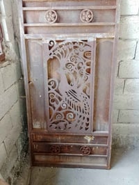 باب خارجي • ٩٢×١٨٠سم • موقع الشعب الجزائر