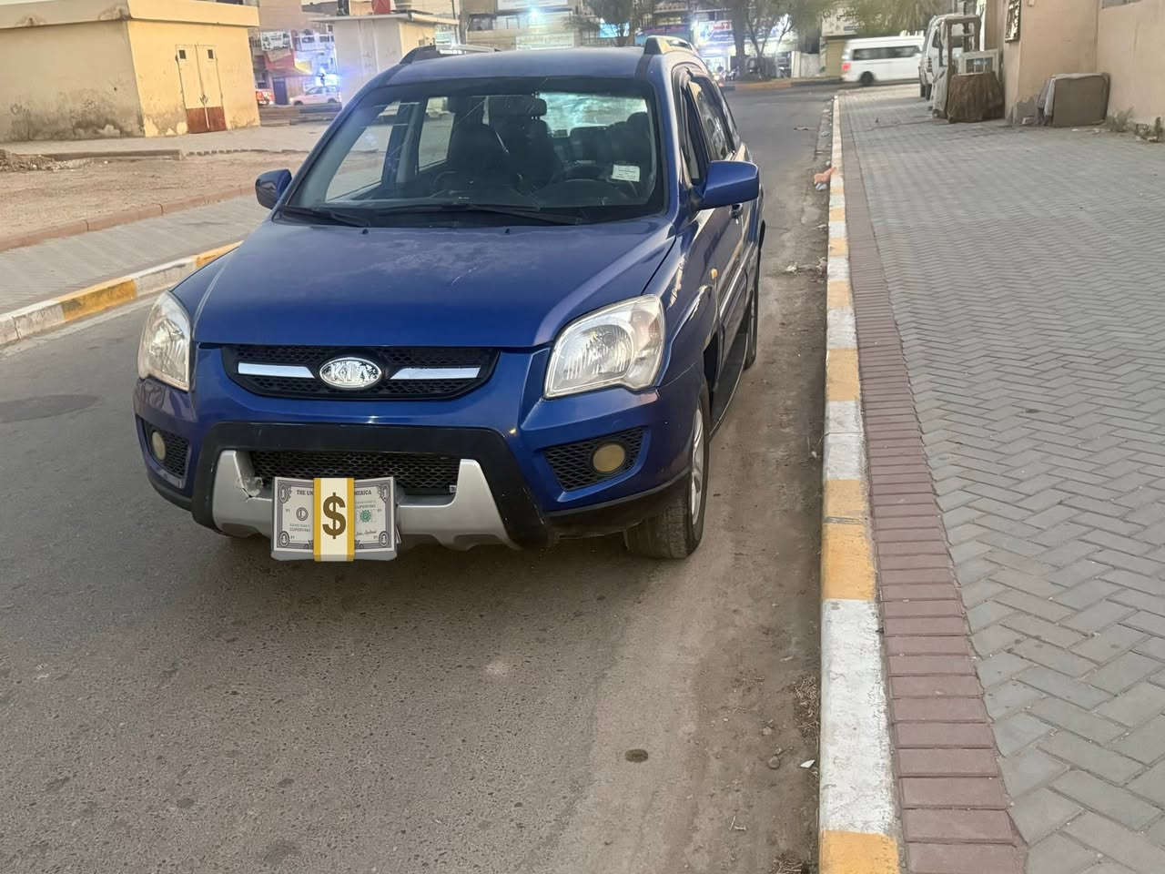 خليجي الحديد مكفول رقم بغداد الماني
مكينه 2000 دوش مبدله جديد 
منضومه التبريد كلهه جديده 
السونار وتفاصيل السياره مرفقه بالمنشور 
السعر النهائي 104 $  شده واربع ورقات  
مكان السياره بغداد قرب القناة 
الاتصال ***********
