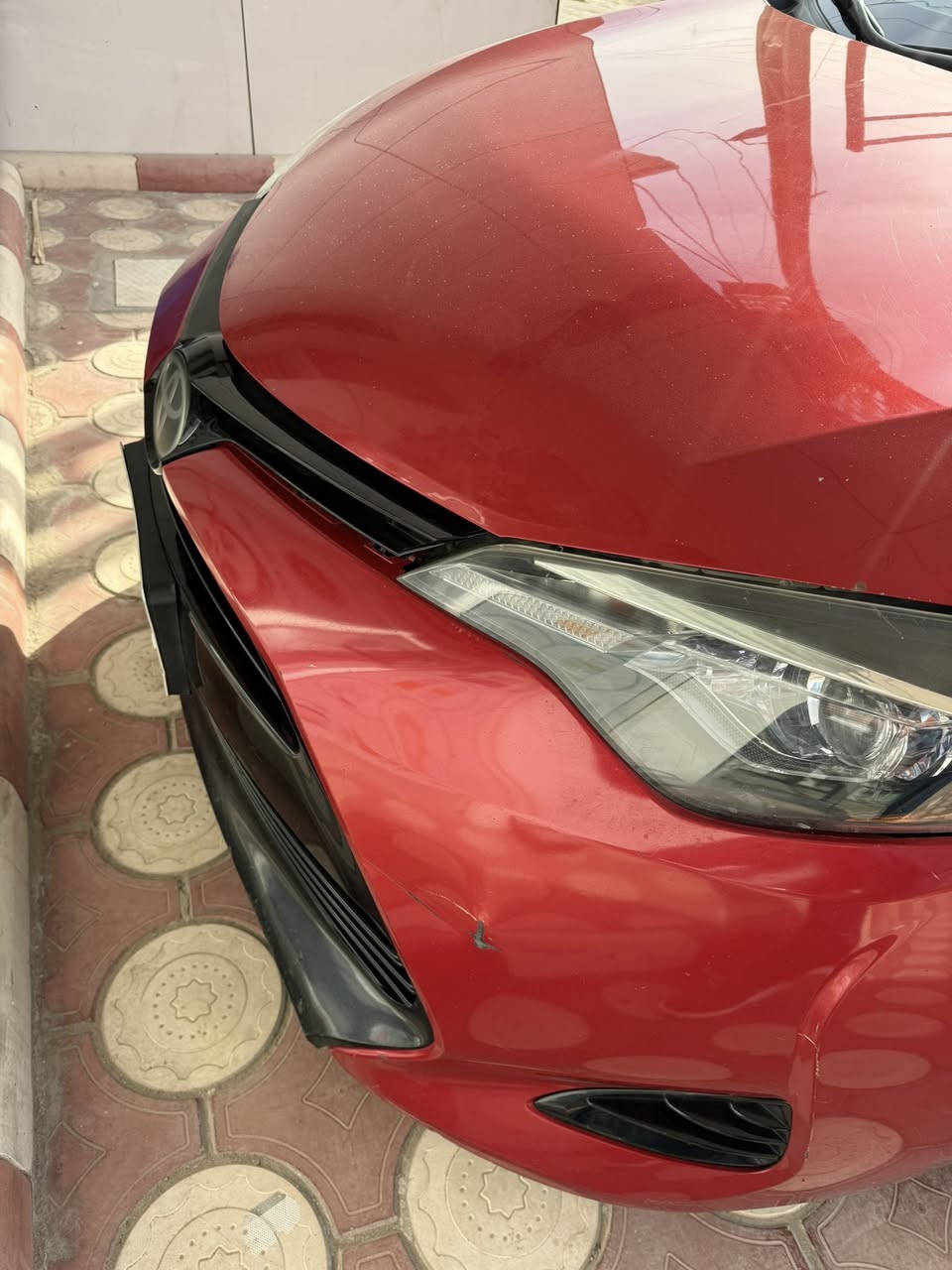 السلام عليكم
كورلا 19 le للبيع
السياره مواصفات معروفه 
ماشيه 93 ميل
كفاااله كير + محرك من الفتح او الضربه او التصليح
السياره بيها شخط موضحه كلها بالصور
حادث امريكا خلفي جنطه وجاملغ 
السياره بيها ضربه  ب باب الصدر ومبدله ب باب اصلي مال كصه (بدون صبغ)
بارد بالبنيد جهة السايق قليل بدون صبغ وموضح بالصور
السعر 143 
مكاني بابل الحله
***********
