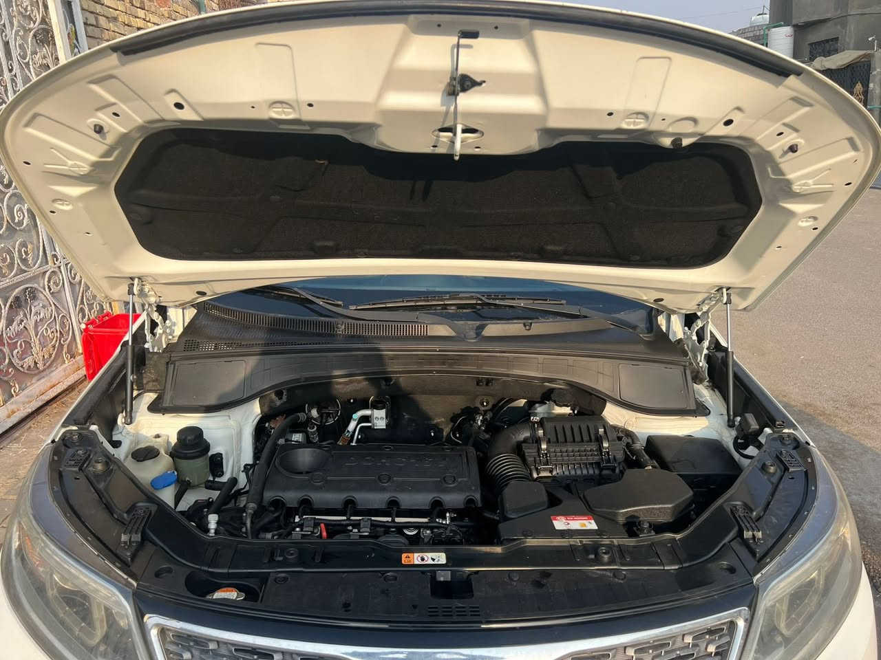 سلام عليكم سورنتو 2015 بأسمي 
سنويه جديده رقم دولي جاهزه من كلشي 
تحويل ثاني يوم حداديه جديده تخم تايرات 
جدد سياره نضيفه كفاله عامه مبدل ييه  كازكيت فقط سعر (185) وبيه مجال قليل 
رقم للتواصل (***********) مكاني بصره
