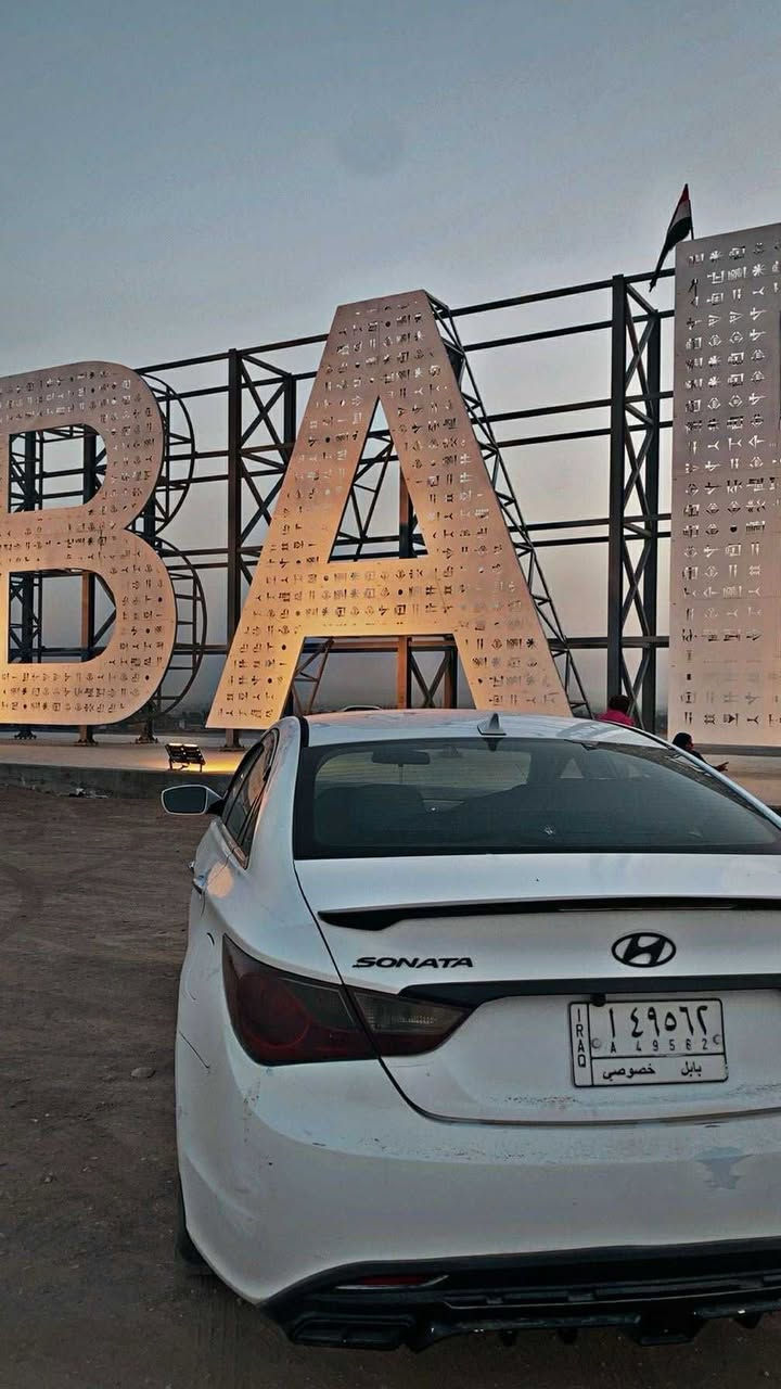 السلام عليكم 
سوناتا 2012 
2400 GDI
وارد امريكي 

فتحة سقف 
شاشة اندرويد + كاميرا
نظام ABS 
مانع تزحلق 
نظام ECO اقتصادي
بدون دوانز 
سيارة ماشية 247KM قابل للزيادة

تخم تاير جديد
باتري جديد
حدادية متوسطك
اذاين مكينة كله جديد 
منظومة تبريد جديدة
علبة فيتبم جديدة

قطع الصبغ 3 
(جاملغ يمين امامي مبدل + جاملغ خلفي جهة السايق حادث امريكا + جاملغ خلف السايق مجرد طخة بسيطة ومصبوغ) باب السايق بي بارد 

السيارة معروضة ب98$ 
مكان السيارة بابل 
***********
