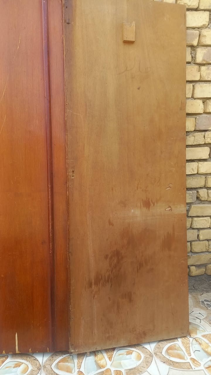 السلام عليكم كنتور ابو خمس بيبان خشب صاج السعر ٩٠ سوق الشيوخ ***********
