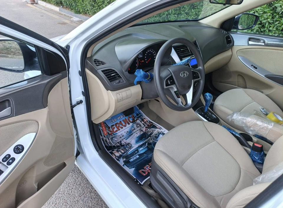 للبيع: أكسنت 2015 خليجي فول مواصفات 🚗
 العداد: 61 ألف كم حقيقي (وضع الشركة).
 المحرك: 1600 (تبريد ثلج).
 المواصفات: فتحة، تحكم ستيرن، إشارات بالمري، ويل كب 16، أرضية جلد.
 البدي: مكفولة من الصبغ (حتى الدعاميات)، بيها شبر بارد جاملغ أمامي أيمن فقط.
 الرقم: بغداد إنكليزي (بإسمي).
📍 المكان: بغداد
💰 السعر: 72 ورقة (وبيها مجال).
📞 للتواصل: ***********
