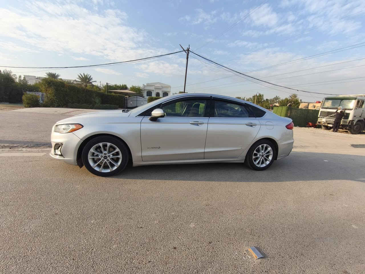 مكلف بالنشر للبيع فورد فيوجن هايبرد
موديل 2019 رقم بغداد
 الضرر جاملغ امامي جهة اليمين وبنید بدون دواخل لا لغود ولا شواصي وبيها مكانين بارد 
المواصفات
كير ماوس
هند بريك بصمه
محرك 2000 تنفس طبيعي
رادار امامي
تحديد مسار
تبريد قطعتين ثلج
کشنات امامية كهرباء
تحکمات ستيرن كامله
بصمة تشغيل
مكان السيارة بغداد الكرخ السعر المطلوب 130$ للاستفسار الاتصال عل الرقم
***********
