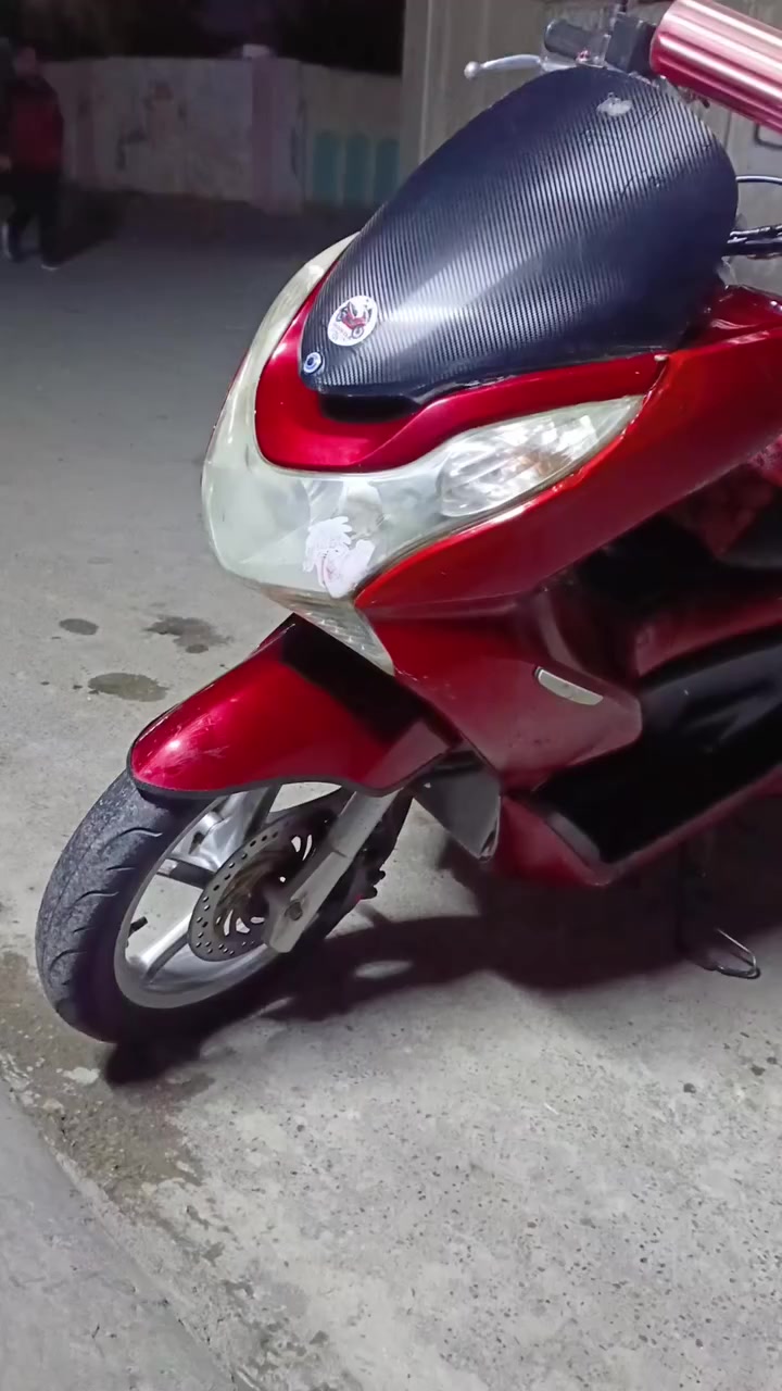 بي سي اكس جيل الاول 
دراجه جاهزه للاخير 
حساس ستان حساس ازدحام 
كهربائيات كله شغاله ادامه كامله دبلات 
جدد دهن جديد اصلي كلج رمبه 
مكاني مدينه الصدر 
اوراق كامله 
السعر 1300 بيه مجال 
وذا اكو مراوس بسكنس بشمعه 
***********
