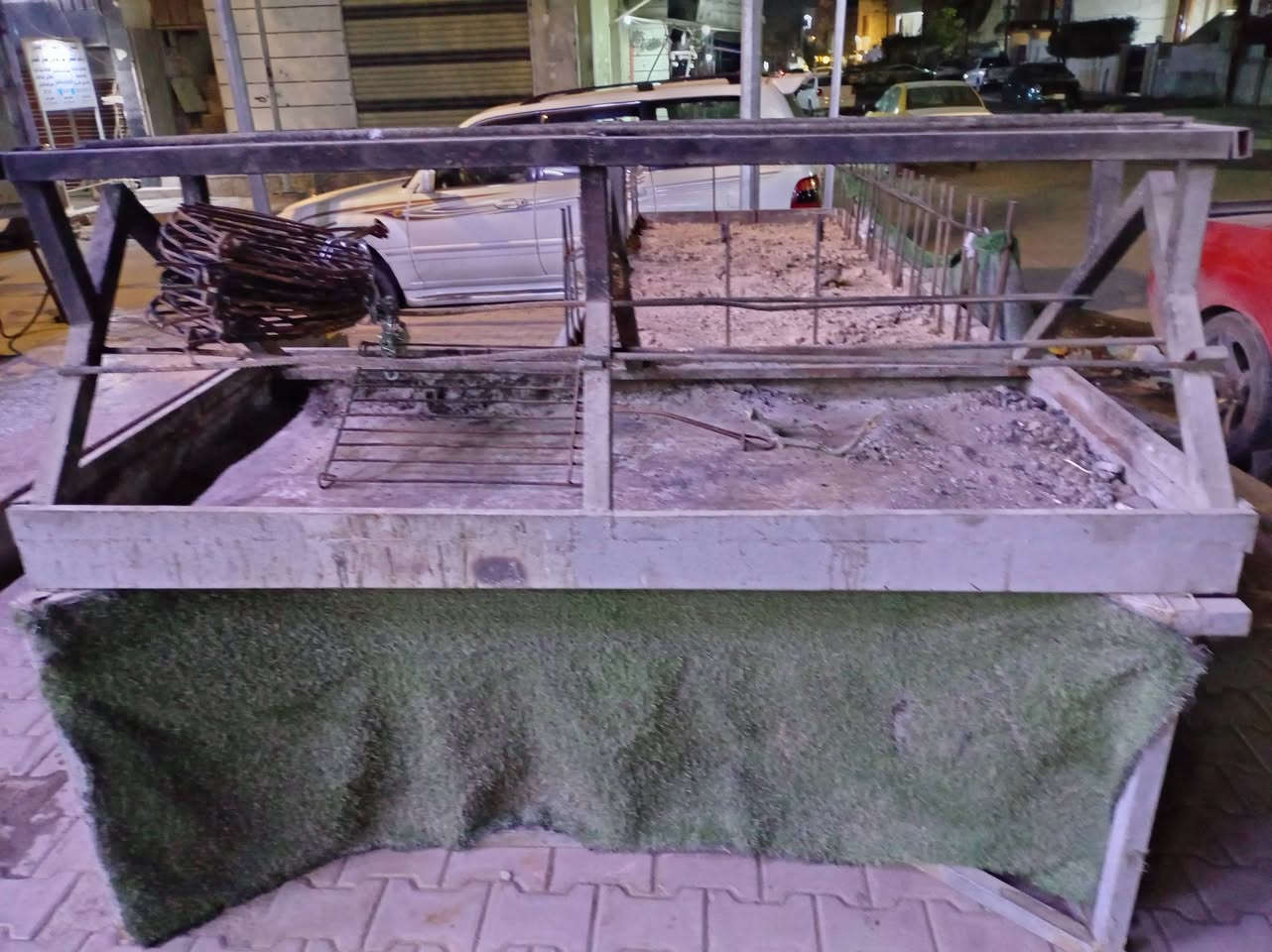 شواية سمك ودجاج للبيع مع ١٢ طباقة شوي.. تواصل ***********
