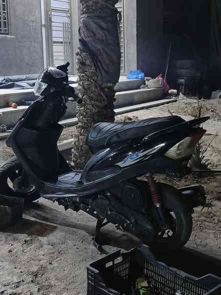 سلام عليكم عدله بلاديه كلها شغاله من طول لطول بس الاشاير عوزها كتف بوشتها 55 تجفيت جديد دراجه سلف كله شغال كامله ماعززها شي *********** سعرها 550بيها مجال قليل
