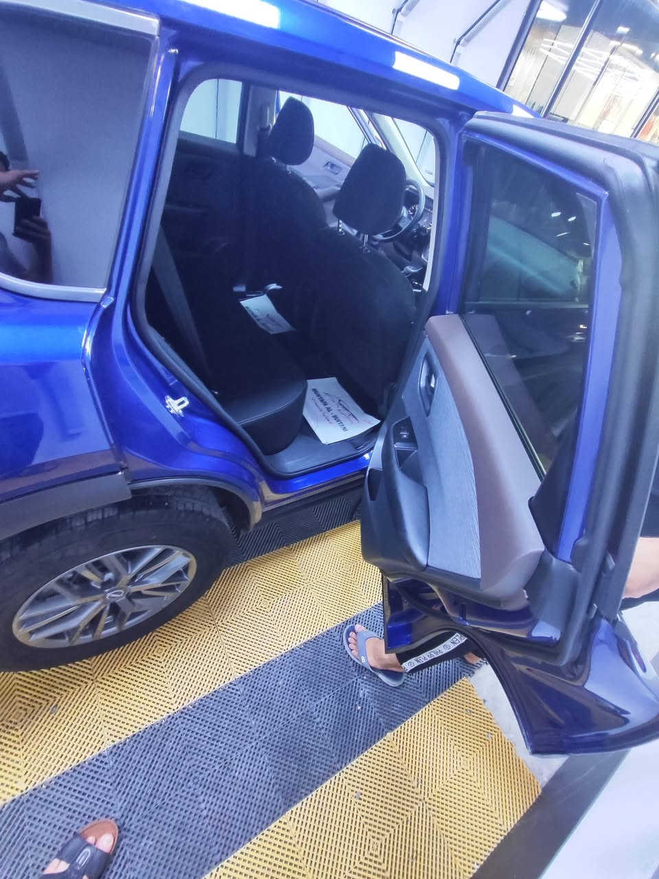 السلام عليكم 
نيسان روج 2023 
محرك 1500تيربو 
سياره حلوه وبدون حادث مكفوله منل شخط 
ماشيه 32مايل 
رقم ديالى بسمي 
السعر 165 وبيها مجال للاستفسار ***********
