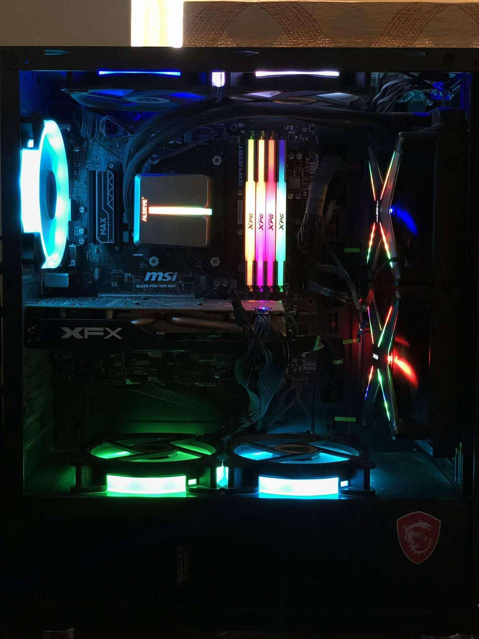 السلام عليكم
تجميعه pc للبيع استعمال قليل 

Cpu r5 3600
Gpu rx 580 xfx 
Ssd 1tb nvme
Hdd 1tb 
Cpu cooler 240ml
Mb msi b450m-vdh max
Case msi 10 fan 
Ups 1500va
Ram 32gb xpg rgb
power supply 650w
Mouse rgb
Keyboard mechanic rgb green switch 
Mouse pad msi 
Moniter dahua 100hz

السعر 650 الف قفل 
المكان السليمانية كلار
توصيل موجود 7


**إذا كنت صاحب هذا الإعلان وتريد حذفه لأي سبب، رجاءا أرسل رسالة إلى الدعم الفني**
