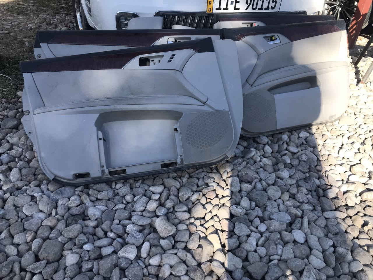 السلام عليكم للبيع بطاين افلون ٢٠١١/٢٠١٢ مع احزمة وتكم لون رصاصي + مراية افلون ٢٠١٠/٢٠٠٩ لون ابيض  *********** بابل المدحتية
