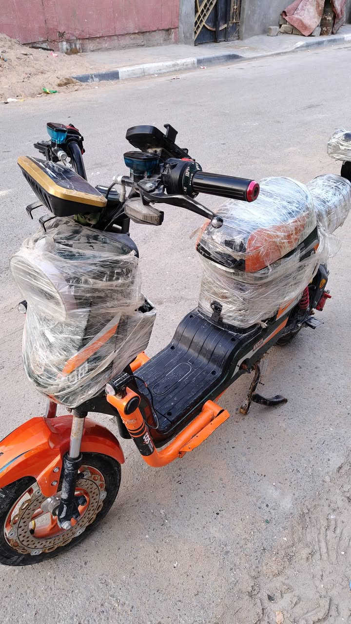 دراجه شحن اكس 900 رايده ب400 وماتله بهاذا السعر هيج نوعيه الشراي يتصل علا الرقم ***********
