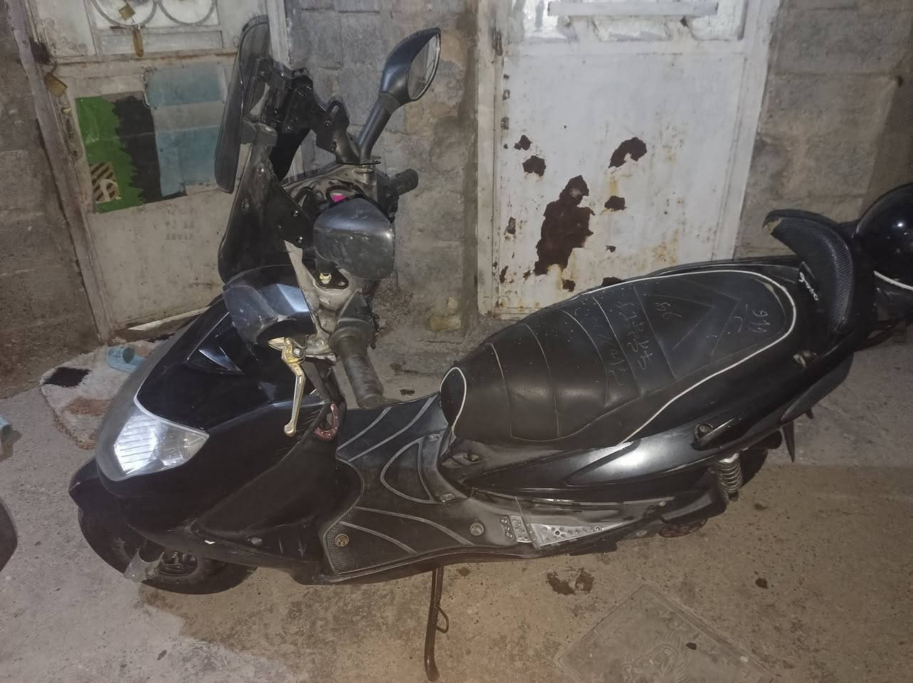 مراوس بجبلي او جيتي ار 
سكنز فحل كابريتر دراجه ٥٨ ونص شلعه ومعدل طياره 
دبلات رياضي امامي خلفي قبق فلاوين تعلاكه كشن رياضي كلجات wt صالنصه رياضي ام الحساس دراجه نكره بس كاريتر عوزه تنضيف


**إذا كنت صاحب هذا الإعلان وتريد حذفه لأي سبب، رجاءا أرسل رسالة إلى الدعم الفني**