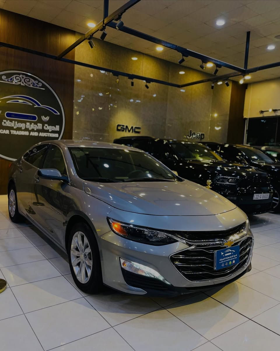 بسم الله ما شاء الله توكلنا على بركة الله.
#الحوت_لتجارة_ومزادات_السيارات 🇮🇶 
______________________________________
#اعلان_بيع_سيارة
#عروض_مميزة #لاتفوت_الفرصة
🔷السيارة: شوفرليت ماليبو LT
🔷سنة الصنع: 2025
🔷اللوحة: اربيل
🔶السعر: 142 ورقة🔥‼️
🔷الضرر: تبديل وصبغ باب السائق مع تعديل وصبغ الجاملغ الخلفي وحافة قبغ الصندوق . (صور الضرر مرفقة بالاعلان)
🔷ضرر الايرباك: بدون ضرر.
🔷رقم الشاصي: 1G1ZD5ST1SF134573
______________________________________
🔷المواصفات:
🔹حجم المحرك 4 سلندر 1.5L توربو 
🔹عداد المسافة  26 الف ميل 
🔹رادار امامي
🔹تنبيه الخروج عن المسار
🔹حساسات خلفية
🔹كرسي السائق كهرباء
🔹تدفئة الكراسي الامامية
🔹ويل كب حجم 17 انج مع اطارات بحالة جيدة
🔹لايتات LED بالكامل
🔹شاشه تحكم بالايعازات
🔹تحكم ستيرن جهتين
🔹بصمة ابواب وتشغيل وتشغيل عن بعد
🔹مع باقي المواصفات الاعتيادية
————————————————————————
☎️ الاتصال :
***********
***********
📍النجف الاشرف - المدينة المائية - مقابل حي الجامعة - قرب سنتر جبل عامل.

🔹TIKTOK 
https://www.tiktok.com/@hoot.cars?_r=1&_t=ZS-93D4aRKWGKQ

🔹INSTAGRAM 
https://www.instagram.com/hoot.cars?igsh=MWZkcjE5cHhja2Rleg==

🔹WEBSITE 
https://hootcars.autos
