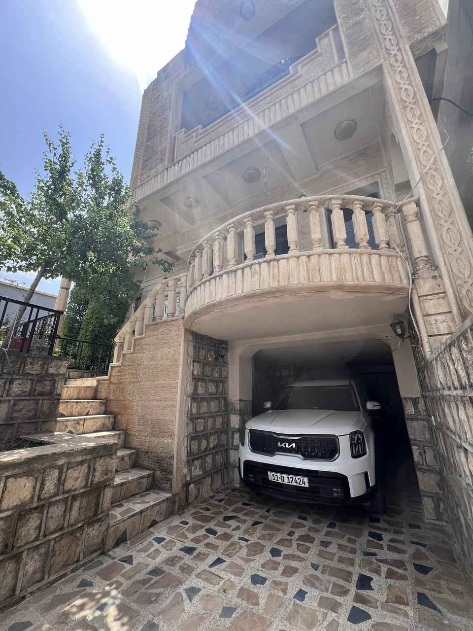 كيا تولرايد  موديل2023 للبيع
ضربته خفيفه فقط دعاميه وجاملغ صبغ 
شواصي كفاله بدنه كفاله راديترات كفاله 
سعرها ٢٧٠ ورقه 
لون مميز ابيض
كشنات جلد كهرباء تدفئة  
كشنات خلفية منفصلة Vip
سستم سماعات 🔊 هارمن كارد 
كامرتين خلفيه 
شاشة دجتل كبيرة  متصله 
5 وضعيات قيادة 
فور ويل دفع رباعي + تو ويل
حساسات امامي خلفي 
رادارات 360 درجة 
رادار امامي تفاعلي 
نظام تحديد مسار 
نظام نقطة عمياء 
اوتو هولد 
سايد بريك بصمة 
شحن لاسلكي 
نظام ابل كاربلي 
مداخل TEBC
تحكمات ستيرن 
نظام تبريد مناخ منفصل 
تبريد مركزي 3قطع
لايت 4 عدسات اوتو 
نظام محافظة عل طفل مايفتح باب خلفي حال عبور سيارة 
نظام اوامر صوتية 
ويل حجم 20 
محرك 3.8 تنفس طبيعي V6
كير 8 نمر
وبعد بيهة هواي مواصفات 
ماشية ٣٨
حادثها خفيف مكفوله كفاله من التبديل فقط قطعه صبغ وقطعتين كلير امريكا 
رقمها  بغداد باسمي تحويل مباشر
رقمي *********** وتساب 
اتصال *********** بس مسكل اني اتصل
