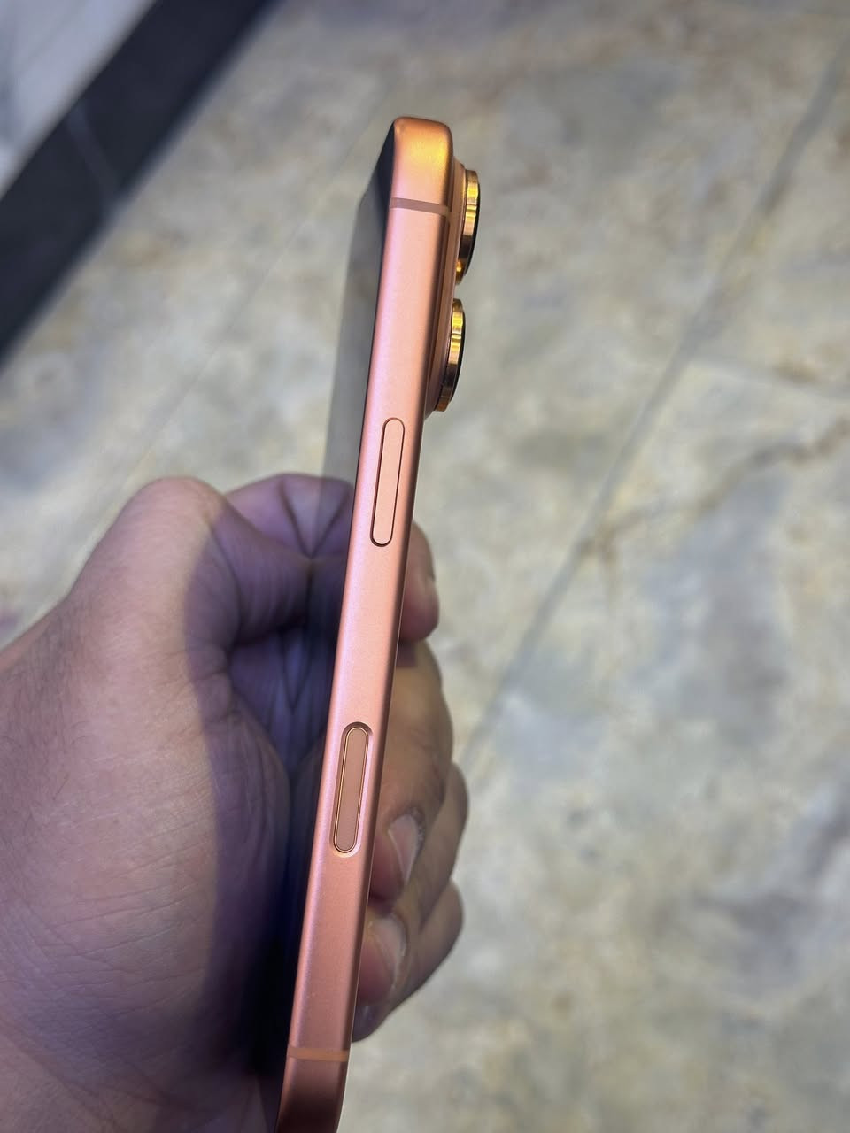 سلام عليكم ايفون 17 برو عادي ضمان ABM ذاكرة 256 بطارية 100‎%‎ عدد دورات الشحن 90 عنوان بغداد مشتل متواجد تصال فقط *********** سعر مليون 700
