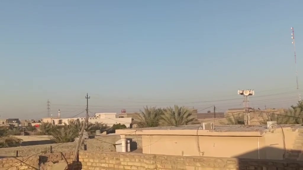 سلام عليكم يوجد قطعة ارض للبيع المساحة الكلية 600م مع بيت كبير يحتوي على ثلاث غرف نوم كبار واستقبال كبير صالة حمام مطبخ خارجي حمام خارجي جنس الأرض زراعي عقد 17 منطقة سكنية ويوجد كافة الخدمات (ماء كهرباء طريق مولدة سحب سوق) /العنوان بغداد _تاجي _ قرب من مطعم خيرات الرحمن سوق تاجي اقرب نقطة دالة مدرسة السرور 
الواتساب ***********_***********
