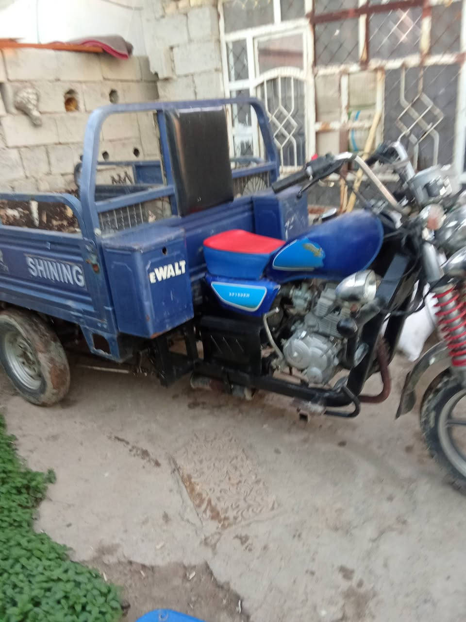 السلام عليكم من رخصت مدير الكروب ستوته للبيع موديل 2022اوراق كامله اصولي شرت الترقيم الون ازرك مكينه خي من الله اكسل فول كامه كبل للشارع السعر 1600 وبيهه مجال حك جيتك تجي واني بخدمتك ديالى بعقوبه قرب مكتب بيروت هاذه الرقم ***********
