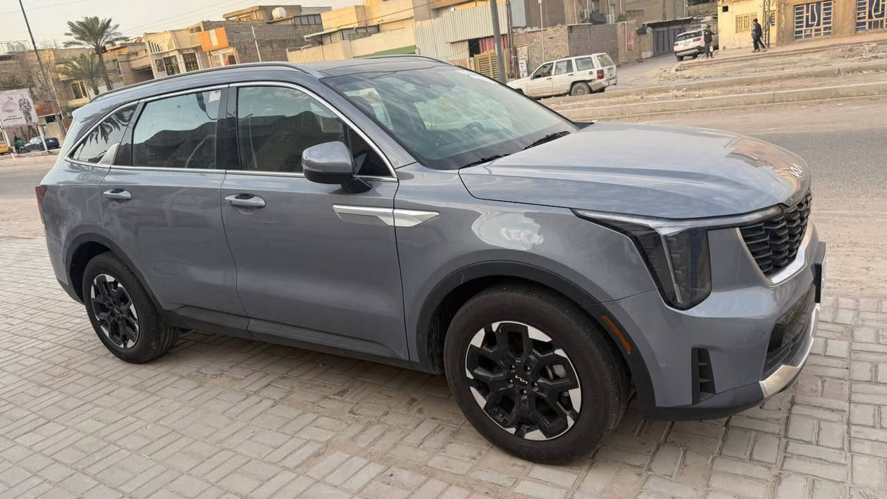 السلام عليكم سورنتو موديل2025 وارد امريكي السياره فول 
بنوراما
بصمه
لايت4عدسات
شاشه ايباد متصله
جميع كشتات كهربائيه
تبريد تدفئه بكشنات
لدات اماميه خلفيه
سايد بريك بصمه
نزول منحدرات
نظام قياده أربع وضعيات
جميع الجام اوتو كهربائي
باقي مواصفات معروفه
الاتصال
*********** بغداد, العراق
