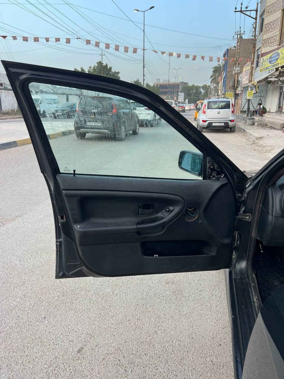 السلام عليكم
للبيع فقط موديل ٩٢ اصل ٤ سلندرعليها محرك ٢٥ فاينص

كير عادي

السياره معمره جديد صدر امامي ومشط جدد

تخم تاير باتري جدد

كهربائيات كلها شغاله

نقص تبريد

واذرع ماسحات

السعر ٤٠ ورقه وبيها مجال شي بسيط مكان السيارة بالدورة بشارع الشرطة ***********
