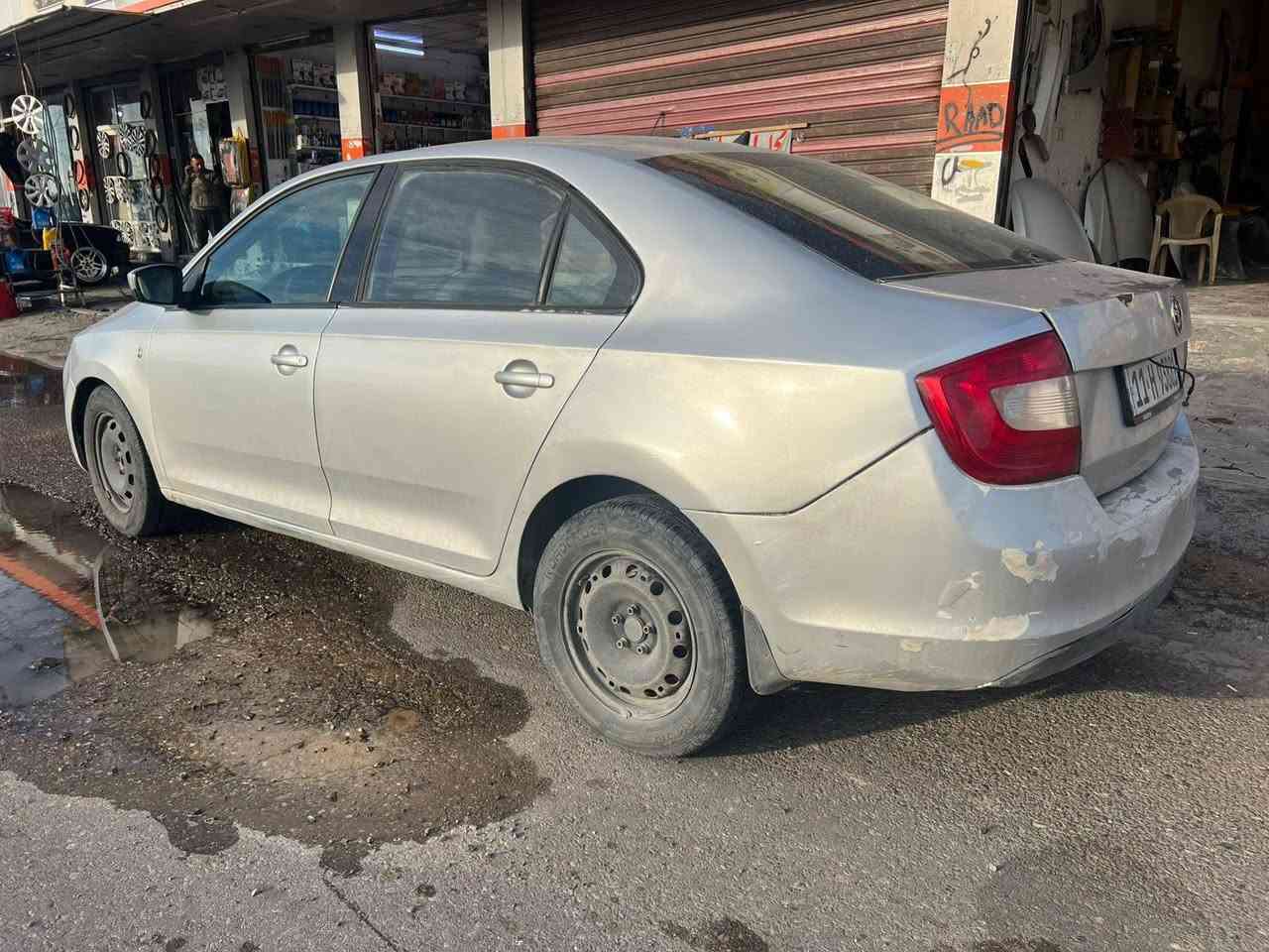 سلام عليكم سياره سكودا موديل 2015 كير اتوماتيك اربعه جام كهربائي سنويه جديد لحد 29 رقم بغداد مشروع وطني صاحب سياره كركوك شرط تحويل ثاني يوم سيارة صبغ عام رقم موبايل *********** السعر 55 بي مجال شراي خابر كركوك, العراق
