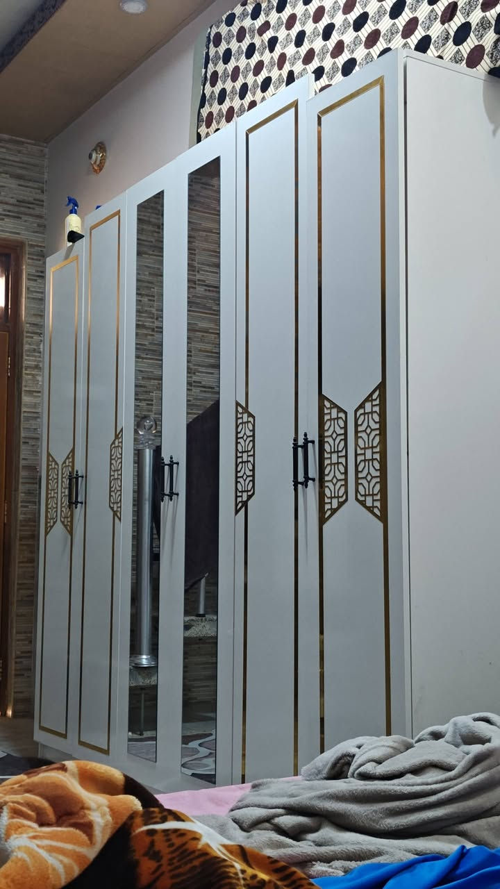 اول شده اله صار 3 اشهر من شتريته
اخوان الغرفه كلش نضيفه الله شاهد السعر 400 وبيه مجال بسيط العنوان حي ميسان شارع الساحات قرب مخبز بركات الحسن 
سبب البيع اريد اشيل + اكو هواي نواعم للبيع
***********
