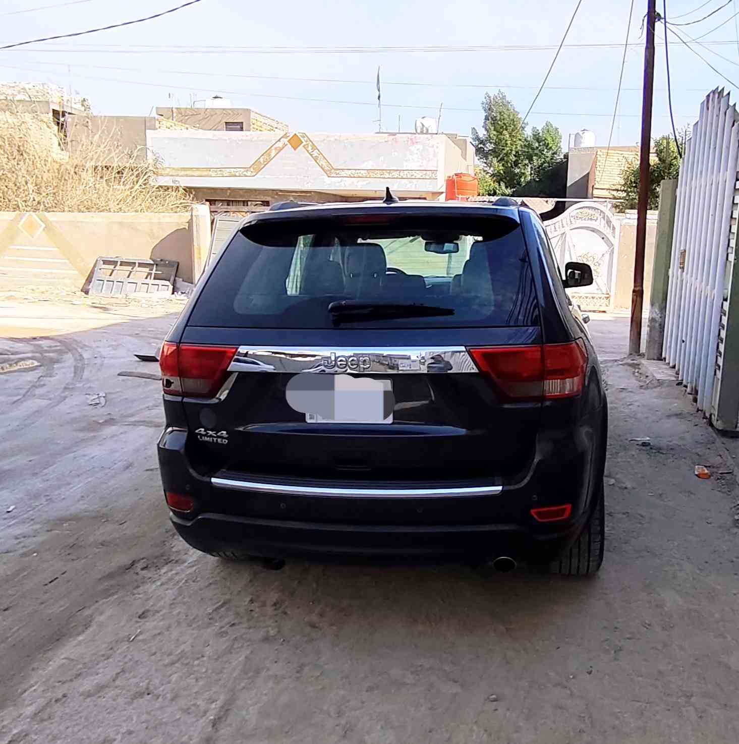 السلام عليكم
جيب خليجي خليجي  لمتد لون اسود مميز رقم بغداد موديل 2012 بأسمي
فول مواصفات 
4×4 - بانوراما طكتين- تحكم استيرن جهتين  - مثبت سرعة - مري قلاب- شاشة كبيرة - كاميرا - حساس امامي وخلفي - زراكات مي - جكات - كشنات كهرباء- ماوس تحكم وضعيات قيادة- كشنات كهرباء -محرك 3600 المرغوب- البصمة بيه عطل 
ماشية 200
حدادية توب تبريد ممتاز 
كير ومكينة خير من الله وبدون تنقيص أو تبخير وتخم تاير جديد
قطعتين صبغ بدون معجون الجاملغ الخلفي والباب واكو زرف بالبنيد اثر طلقة
سونار موجود
مكاني الحله 
***********
السعر 167$$
