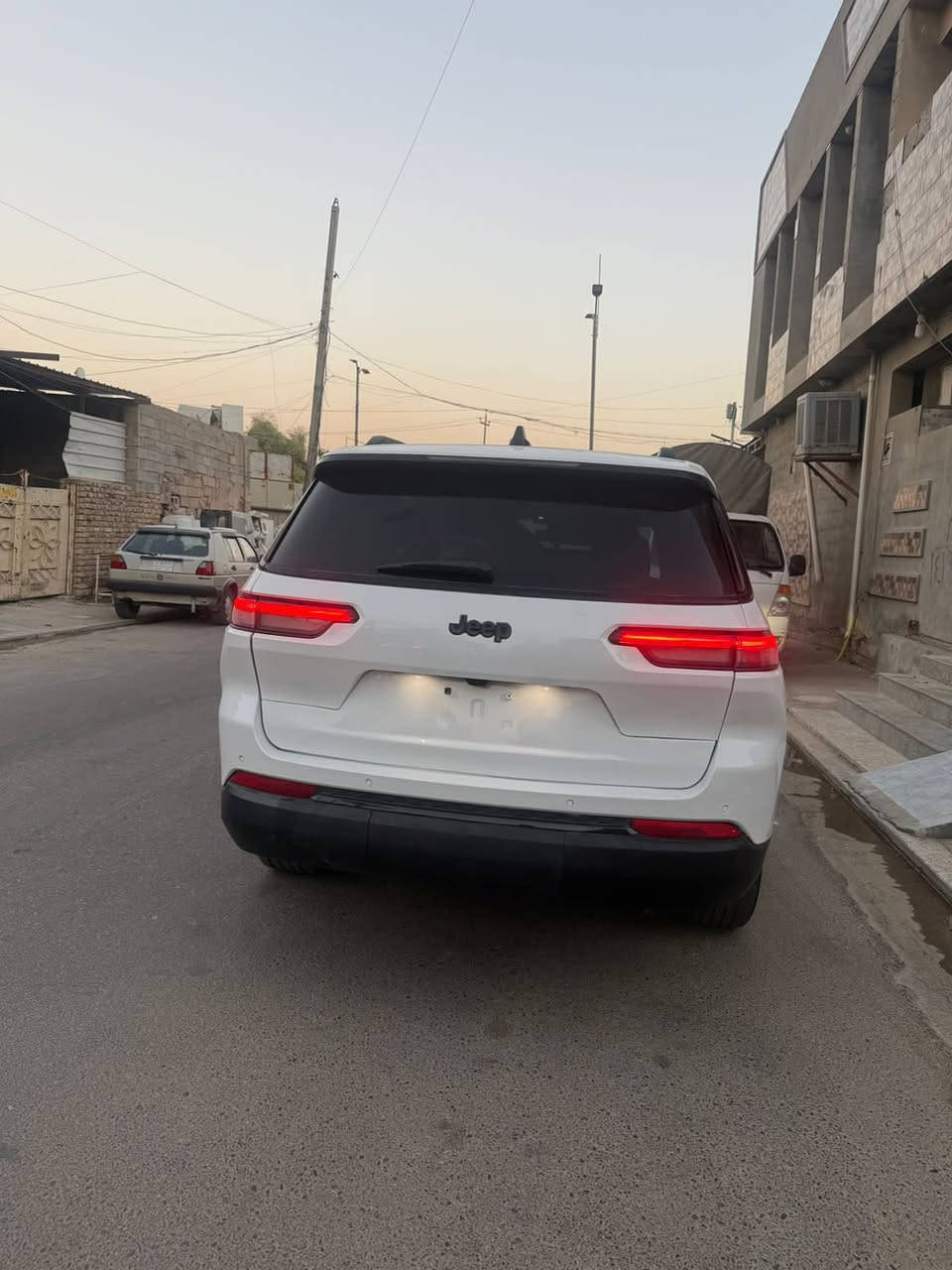 للبيع جيب بلاك توب 2023
فئه التديو  المواصفات 
فتحه سقف
سبعه راكب VIP
كشن كهرباء جلد و كنتاره 
رادار خلفي 
نقاط عمياء 
مثبت سرعه 
مانع انزلاق 
شفتات ستيرن 
تحكم ستيرن 
وبعد بيها هواي مواصفات 
حادثها  خلفي موضح بالصور جدآ خفيف بدون ايرباك بدون دواخل
ماشيه 17الف 
بدون رقم  تترقم بغداد
لتواصل ***********
