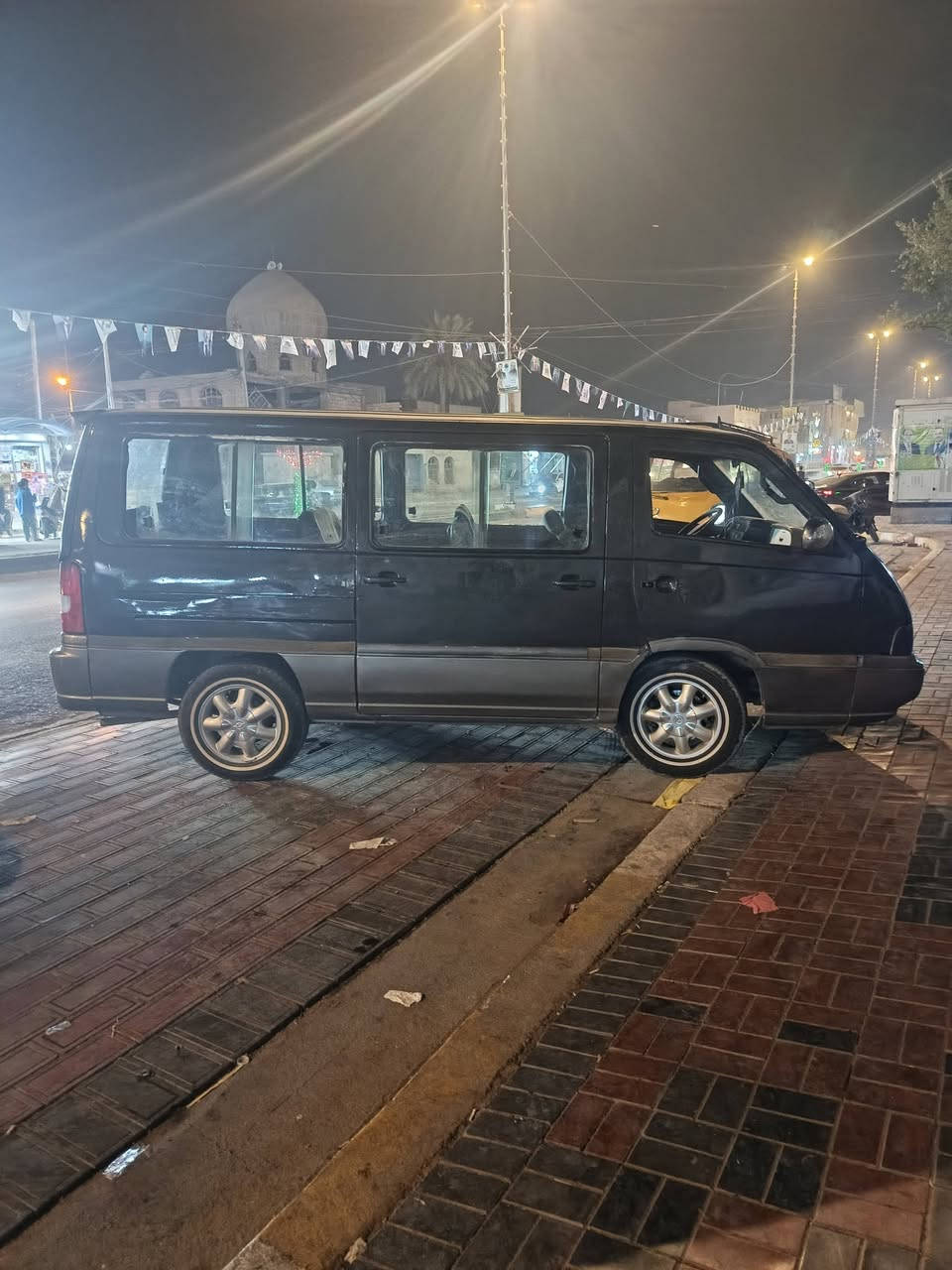 السلام عليكم ستانا للبيع موديل ٩٥ اتريد وكاله اتريد مداور مكينه كير كوله جديده السياره المكان طوريج 
*********** السعر خاص
