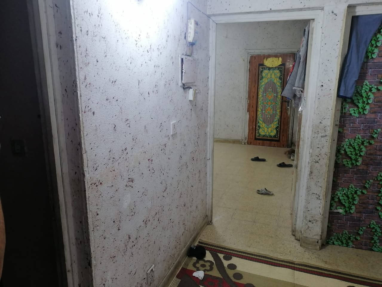 السلام عليكم 
شقة للبيع في بغداد قضاء المحمودية
 في مجمع الزهراء القادسية 2 غرفة نوم 
استقبل وملحقات 
وحديقة 
عماري   رقم 185 شقة 6  
سعر 45 مليون وبيه مجال  
***********
***********
