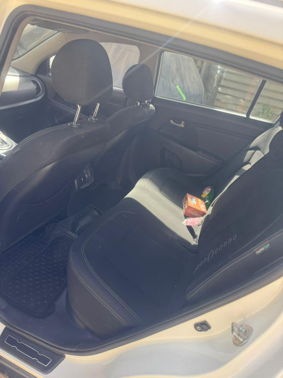 السلام عليكم
سبورتج موديل 2014 للبيع 
كير ومكينه وصدر وكهربائيات كلها بشرط 100‎%‎ 
تبريد تدفه شغالات 
تخم تاير غرفه جديده ع وضع الشركه كلها ✅ 
مكفوله كفاله عامه بس ع كد 3 اصابع بلصندوق بارد ومكحلي فقط 
فول مواصفات للاخير 1\1 
بصمه + بانوراما + بصمه ابواب + كشنات كهرباء …… 
رقم اربيل [ رقم وسنويه وهزه وفحص كله جديد ] 
تحويل ثاني يوم باسمي 
مكان السياره بغداد الغزاليه 
السعر 163 وبيها مجال بسيط 
رقم الهاتف ***********
