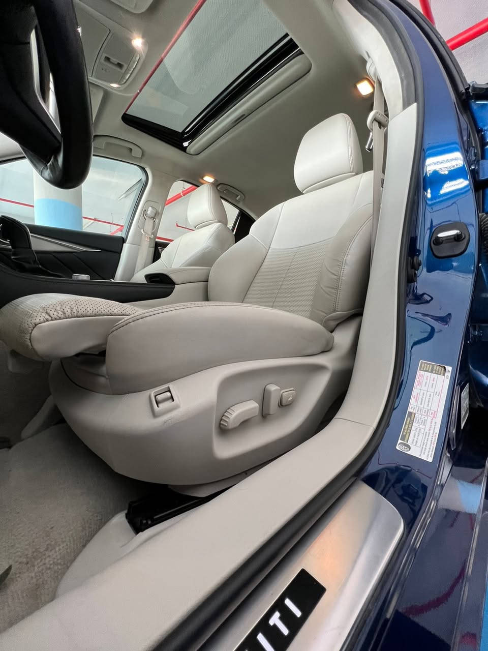 Infiniti Q50 Luxury 2019
فل كامل – محرك V6 سعة 3000cc توين تيربو
قير أوتوماتيك 7 سرعات + سبورت + عادي

المواصفات:
5 أنظمة قيادة (Eco, Standard, Sport, Sport+, Personal)
رادار أمامي (مانع تصادم)
حساس مطر (مساحات أوتو)
فتحة سقف
كشنات جلد
كاميرا خلفية + دوران
دبل شاشة خرائط + نظام الرحلات
شاشة تحكم بالصوتيات
بصمة + دخول ذكي + تشغيل بصمة
تبريد ممتاز للبرادة
إضاءة ترحيبية على الأرض + مقابض الأبواب
مرايا كهربائية مع إشارات أمامي وخلفي
كشنات أمامية كهربائية بالكامل
جامات أوتو بالكامل
مرايا كهربائية + مرايا ذاتية التعتيم (وضع ليلي تلقائي)
ليتات أمامية LED نهاري + ليزر عالي ناصي
كشافات ضباب ليزر
ليتات خلفية + بك لايت LED أبيض
صور الحادث موجودة بلمنشور وصار حادث ابلعراق لسيارة بنفس المكان 
السعر 144 وبيهة مجال 
***********
