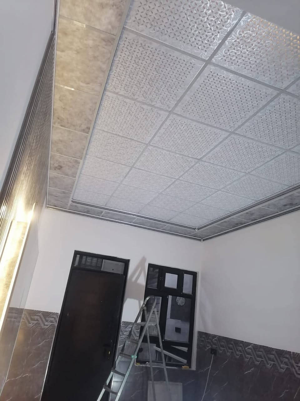 عمل سقوف ثانويه المتر 2000 د، شغل درجه اولى، صبغ، جبس بورد ،
***********
