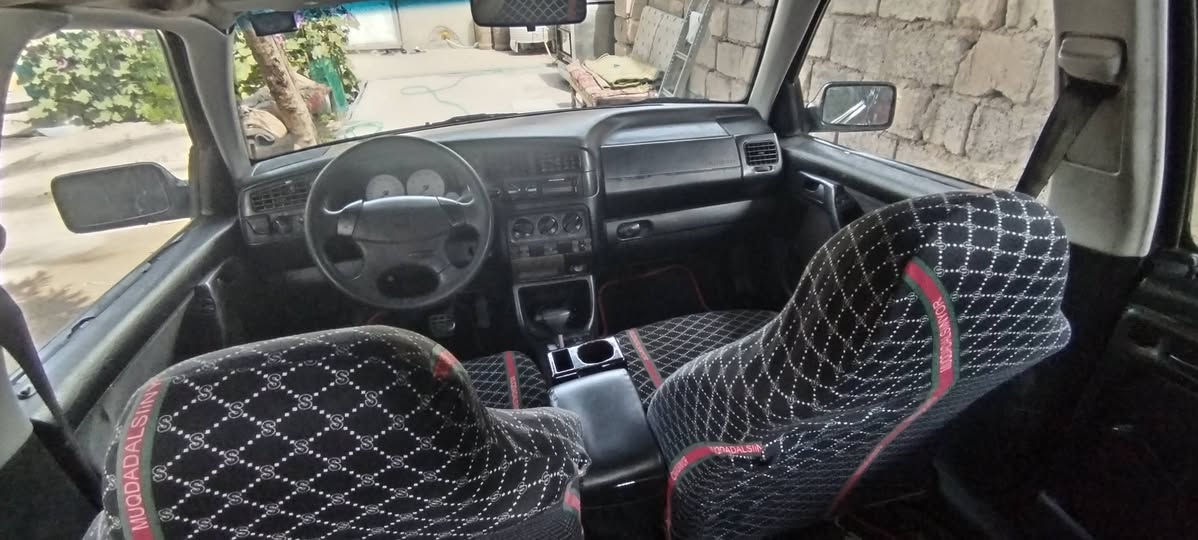 للبيع 96 محرك 2000 كير اوتو تبريد شغال لايت زنون صدر امام وخلفي  دسكات كله جديد نوزلات  السيارة بيها لاستيك ولف ودرايم داخلية بس السيارة مصبوغة عام عارضها ب42 وبيها مجال بسيط المكان اللطيفية للتواصل *********** واتساب ***********
