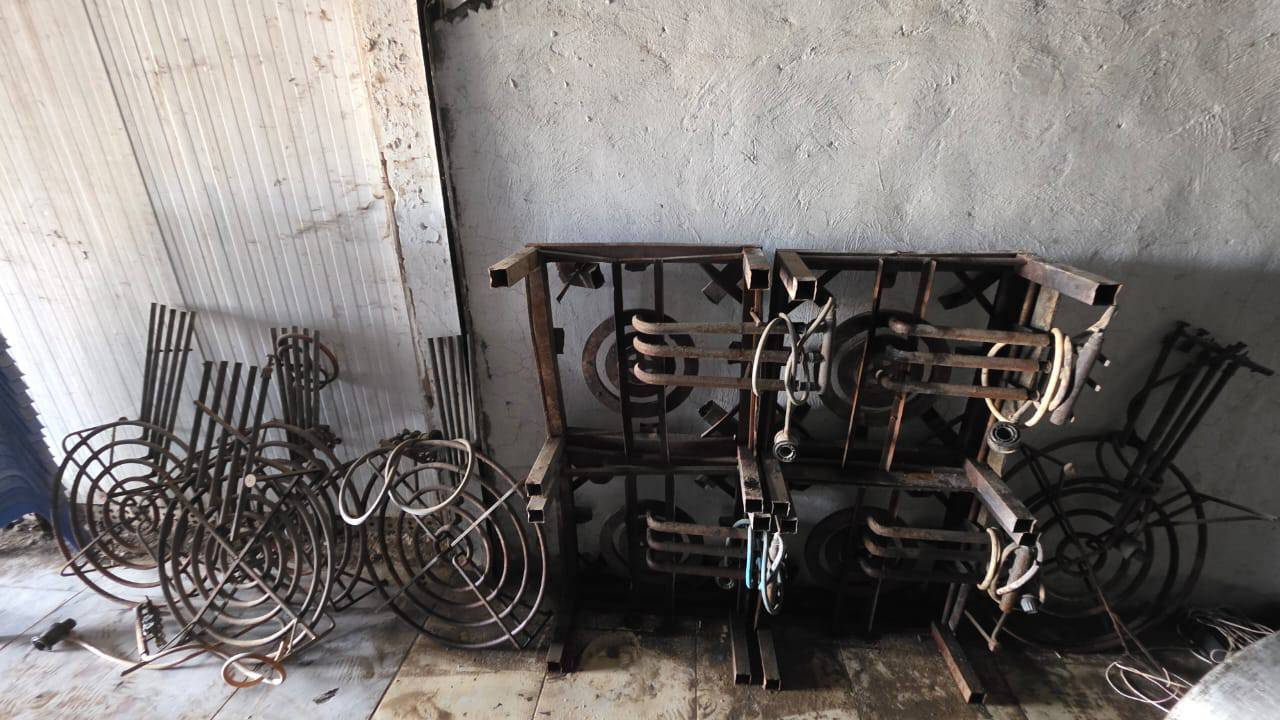 غراض للبيع شلع اشراي يتصل والموشراي لايتصل ويتعبنه ***********
