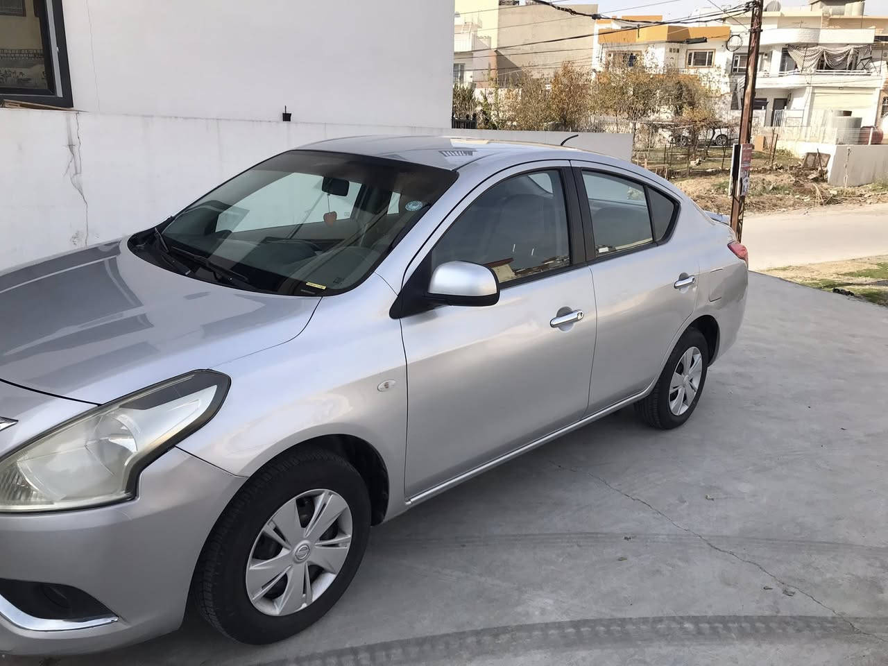 نیسان سەنی لاکشمیبای هندی مۆدێل 2017 گێڕ ئۆتۆماتیک سلڤەر ڕەقەم هەولێر بێ بۆیاخ تەنها سێ شوێن ساردی هەیە گێڕ و مەکینە و تەبرید و تەحویل و غەرامە بە شەرت سعر 96 و مەجال شوێن سلێمانی 
***********
***********
کۆڕەک واتساپی هەیە 

نيسان صني هندي موديل 2017 گير اوتوماتيك رصاصي رقم اربيل بدون اي صبغ فقط ثلاث مكانات بارد گير و مكينه وتبريد وتحويل و الغرامه بشرط السعر 96 و مجال المكان السليمانيه والتصال على هذا الارقام الي مسجله فوك والكورك بي واتساب
