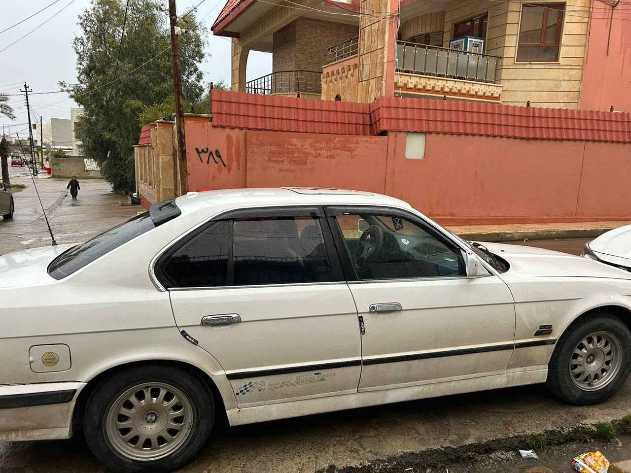 سلام عليكم للبيع بل قصد فقط
بيئم 525رقم اربيل سياره حلوه وجاهزه ساكن الموصل فقط 
***********
