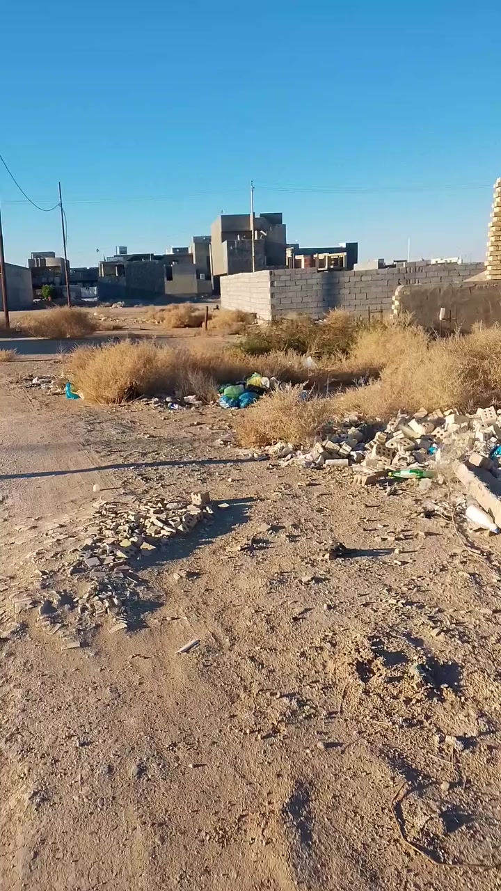 بسم الله الرحمن الرحيم يعلن مكتب المستقبل للعقار عن وجود ارض للبيع في الفلوجه الجغيفي الثانيه المساحه 100م وجه5/65ونزال17/90م ركن على شارع 12م وشارع 10م شارع 12نافذ على الطريق الحولي أمام الطريق السريع بنص السكن ماء وكهرباء واصل القطعه السعر 22مليون ونص بيه مجال بسيط للاستفسار الاتصال على الرقم ***********
