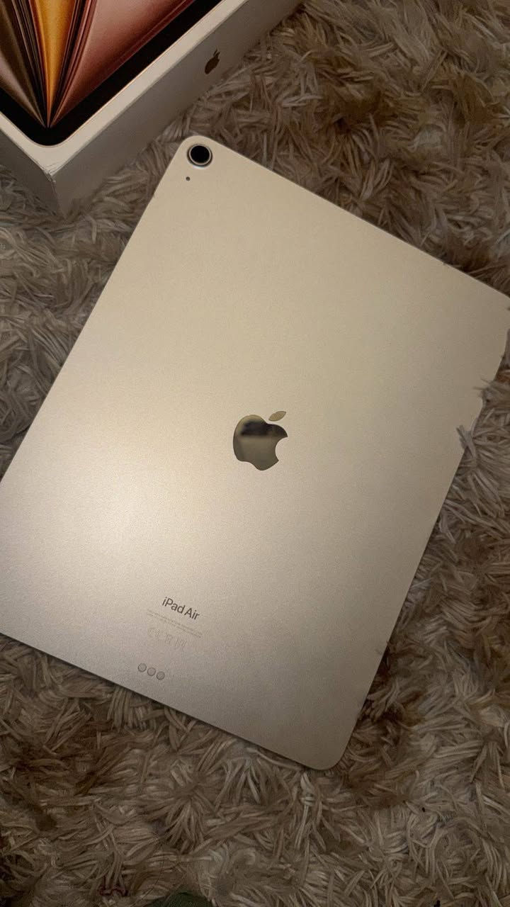 سلام عليكم
ايباد اير ١٣ انش m2
الجهاز  نظيف 
١٠٠%
عمرة البطارية ١٠٠ 
 
   اي سنتر  

اويا كفر ولاصقة اثنين احتياط يعني اخو الجديد لون ساتر لايت ومن وكيل 
للبيع بسعر مليون دينار  فقط بيع 
بغداد البنوك 
***********
