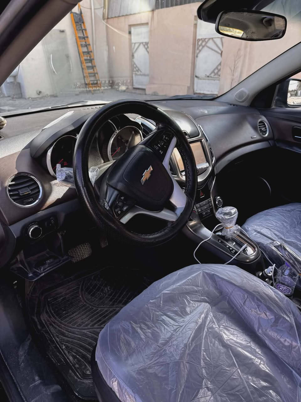 السلام عليكم
كروز  للبيع فقط بدون مراوس

الموديل 2015

الفئه LTZ يعني فول الفول واحد على واحد

وكاله المنصور مال اربيل

المواصفات اذكرهن 

1-- كشنات جلد لونين

2--شاشه حجم 7 انج + كامره بلاد

3-- مضخم صوت جدا راقي

4-- رادر جانبي 

5-- حساس خلفي 

6-- بصمه تشغيل + بصمة ابواب 4 

7-- لايت اوتو تشغيل واطفاء ذاتي 

8-- فتحه سقف شغاله

9-- تحكم استيرن جهتين

10-- مثبت سرعه

عداد الكيلو متر 150 الف حقيقي

اخوان السياره نضيفه جدا والبدي صافي بدون شخط

الضرر بنيد تبديل +جاملغات الاماميه صبغ والبدنه الاماميه بيه ضرر بسيط 

رقم اربيل بسمي سنويه 2028 هزه جديده 

شرط الوكاله او التحويل 

تخم تاير جديد حداديه جديده تراي زيرو 

مكان السياره النجف اكرر اخون السياره جاهزه الف مذب عليه 

للاستفسار ***********

السعر 82 وبيه مجال قليل مو تجي تكلي اكو حته ب 60 ورقه بالسوك بس مو بنضافة هاي السياره 

عليمن مكينه كير جدد

اللهم يرزق الجميع بحق محمد وال بيت محمد
