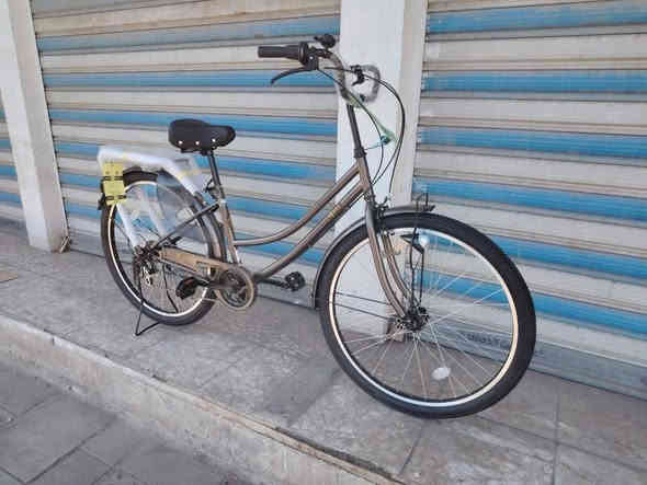 بيسكل بناتي حجم ٢٩ تاير عريض أوزان
جديد درجه اولى النضافه فول سستم بالكامل شيمانو
موديل ٢٠٢٥ سيبايه عضم اصلي 
السعر ( 240 الف ) 
كير ٦ نمر اصلي شيمانو شغال 
شبجه كزاز اصلي كير وحساس شغال فول لون ميمز شمباني 
لون ميمز القطعه مختمه كل القطع اصلي جرص اصلي شغال
حساس امامي شغال
فول موصفات قطعه مفوله 
كشن طبي اصلي أوزان فول موصفات
عنوان المحل بغداد شارع الفلاح 
هاتف *********** 
الاستفسار واتساب
