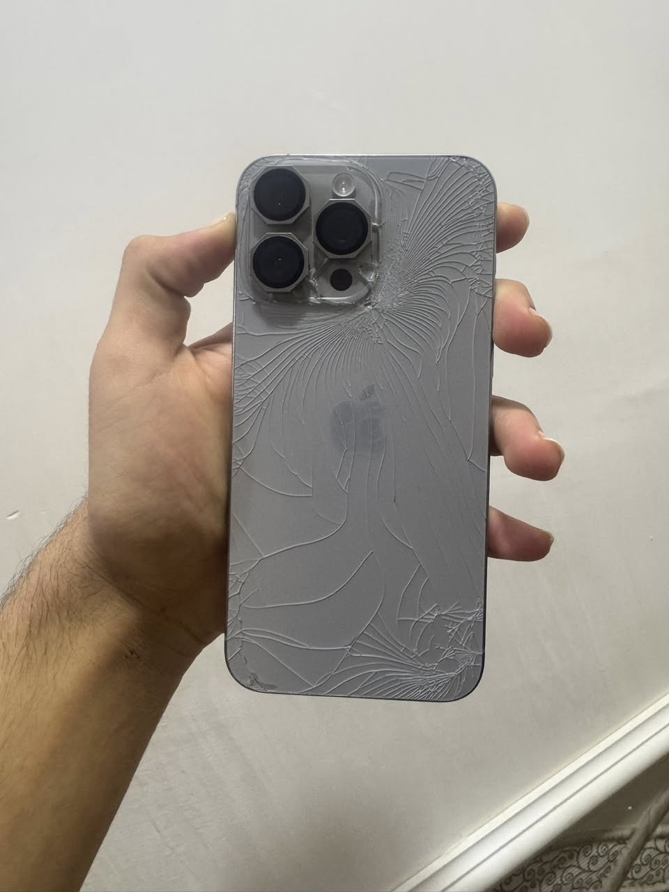 للبيع ١٥برو ماكس

مكسور ضهر 

ولباقي مكفول شرط الفحص

دبل خط 🛑ZA

بطاريه80

العنوان نجف ***********

السعر 🛑860
