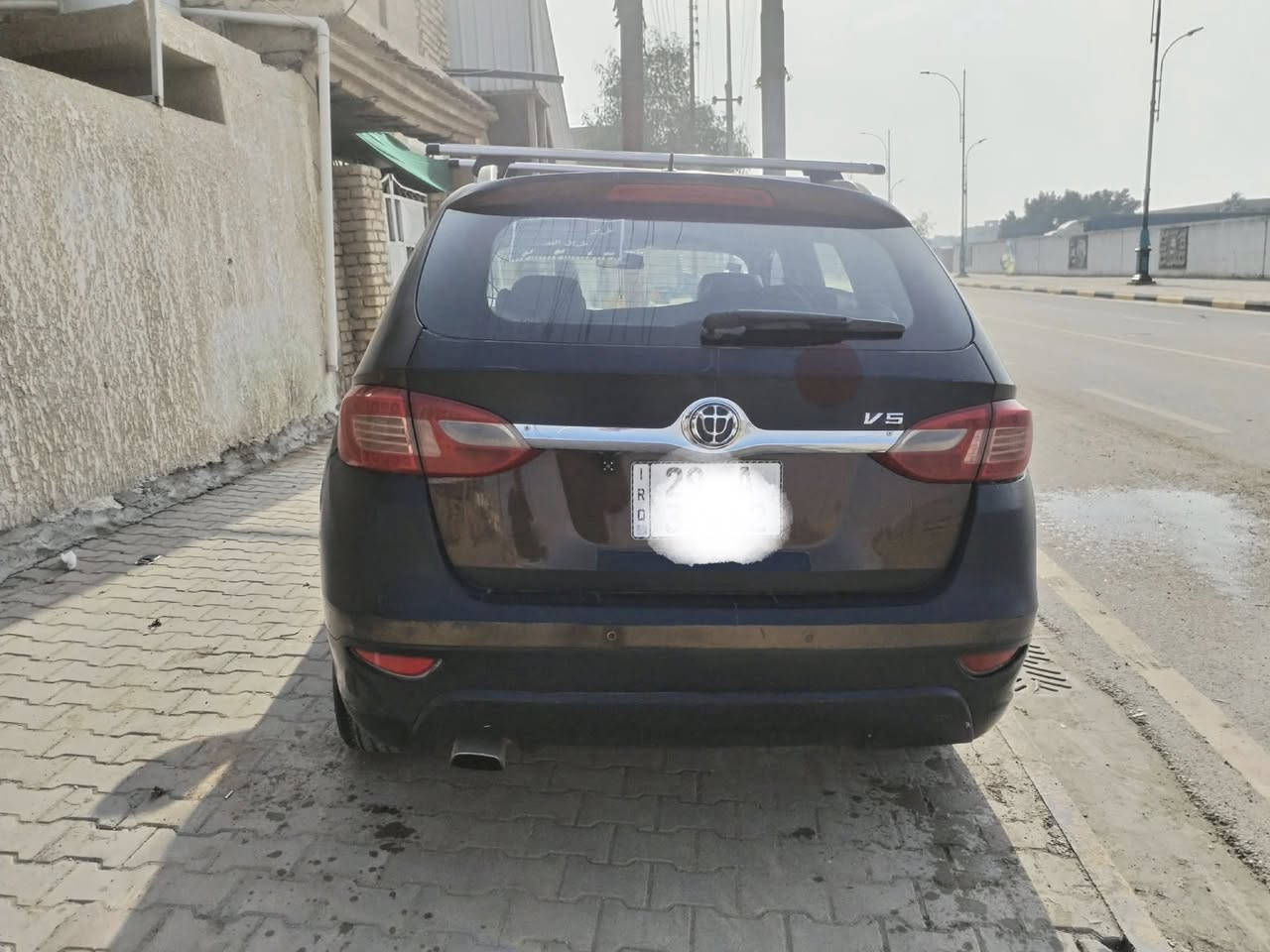 سلام عليكم سياره برليانس موديل ١٤ بلادي مابيه صبغ محرك بلادي بي تبخير قليل بدون تنقيص بيه بارد بجهة الصدر وشخوط قليله والبنيد والقماره مغلف فابلون اسود بسبب الجراد المكان الكوت مركز المدينه السعر 68 وبيها مجال بصمه وشاشه وكامره للاستفسار على الرقم ***********
