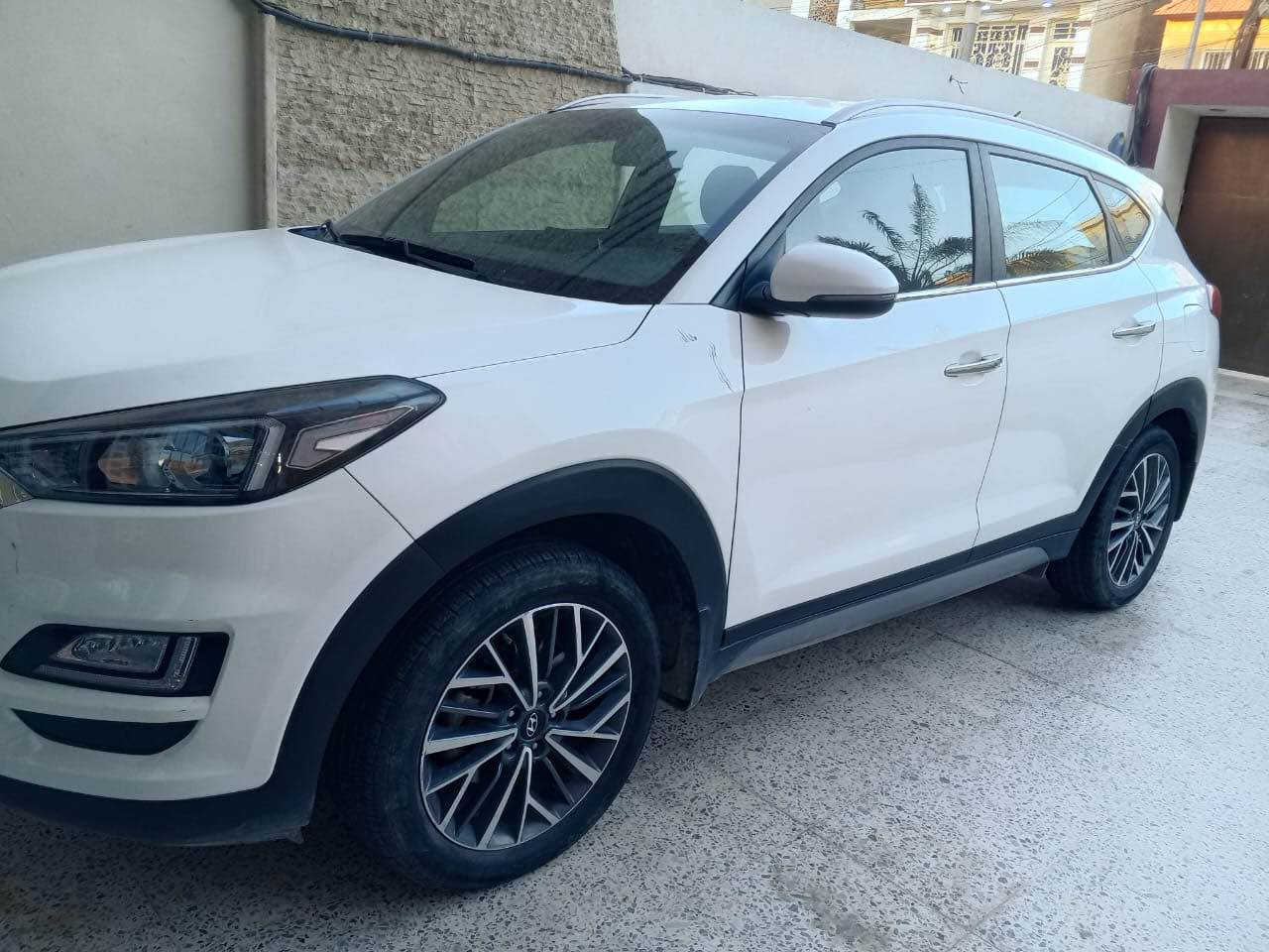 السلام عليكم للبيع توسان خليجي مكفوله 2020 السياره جاهزه من كلشي بيه طخه بسيطه بالباب تصلح ع البارد مكفوله من الصبغ والضربه رقم بغداد بأسمي السياره ماشيه 117 الف كيلو كير محرك صدر كله جديد السعر 180 ورقه وبيه مجال مكان السياره بغداد العامريه رقم تلفون *********** بغداد, العراق
