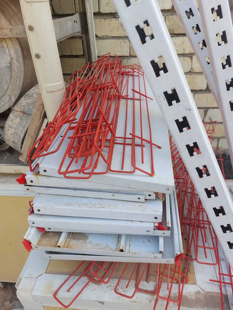 عارضة وسطية للبيع ايرانية خمسة متر ويه السفينة يصيرن ٦ عدد الرفوف (٢٥) للبيع في كربلاء
***********
