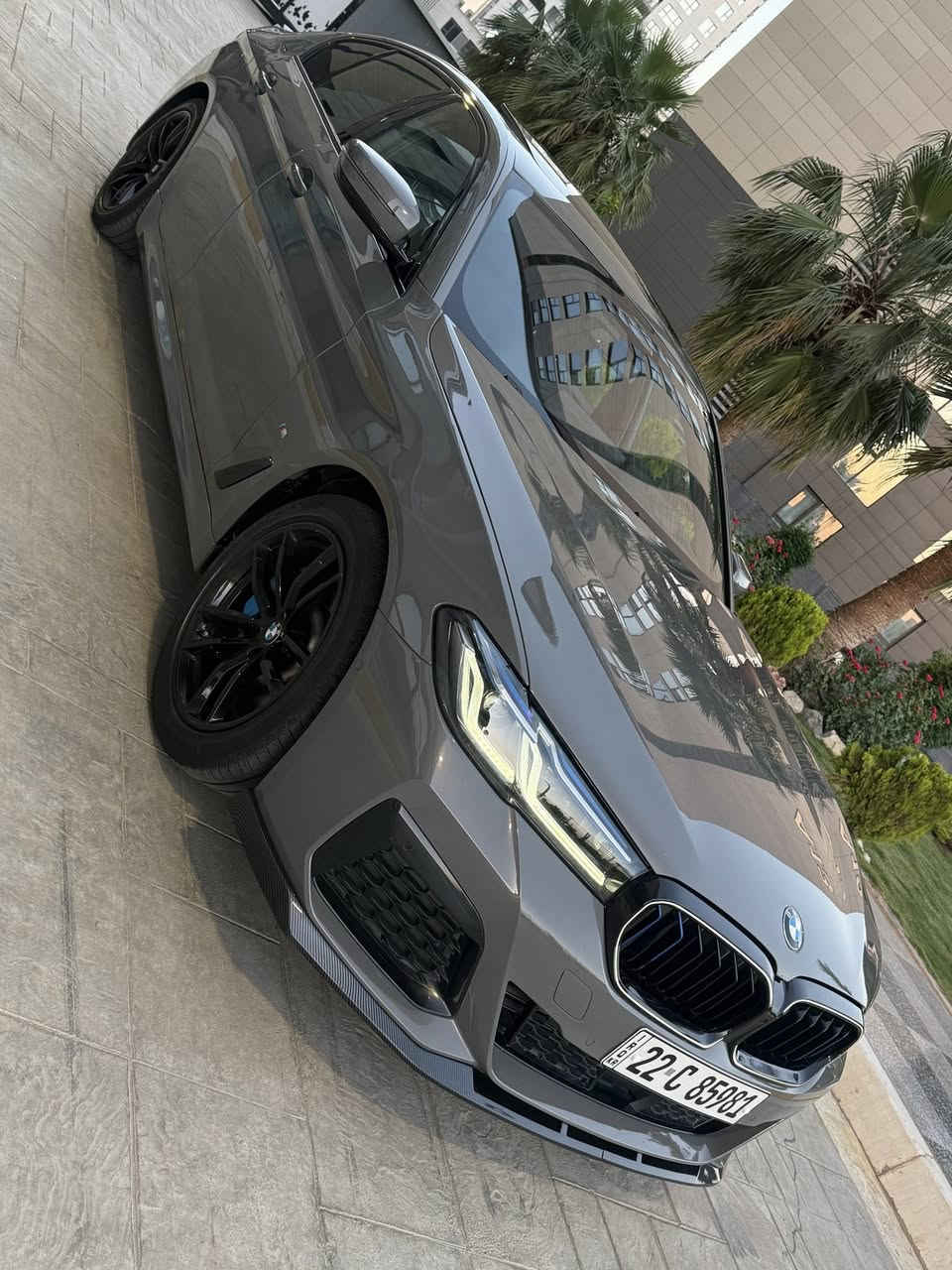 السلام عليكم للبيع BMW 
موديل 2022 530i 
السياره كت M اصلي بلادي من وياله ودركه وكشنات ودوس ودعاميات وفجوج 
مواصفات اندفجول 
غرفه 700 
ماصدات ليزريه 
عداد 330 
رادار 360 درجه 
حساس 360 درجه 
كراسي ثنين خزن ميموري وكهرباء وتدفئه 
وباقي المواصفات المعروفه 
السياره المانيه كفاله عامه عدى بارد مكانين كلش صغار 
ماشيه 94 الف كيلو 
السياره جاهزه لاخر حبايه وصيانتها كلها بالشركه 
السعر 350 💵 وبيها مجال كلش بسيط 
العنوان بغداد للاستفسار 
***********
