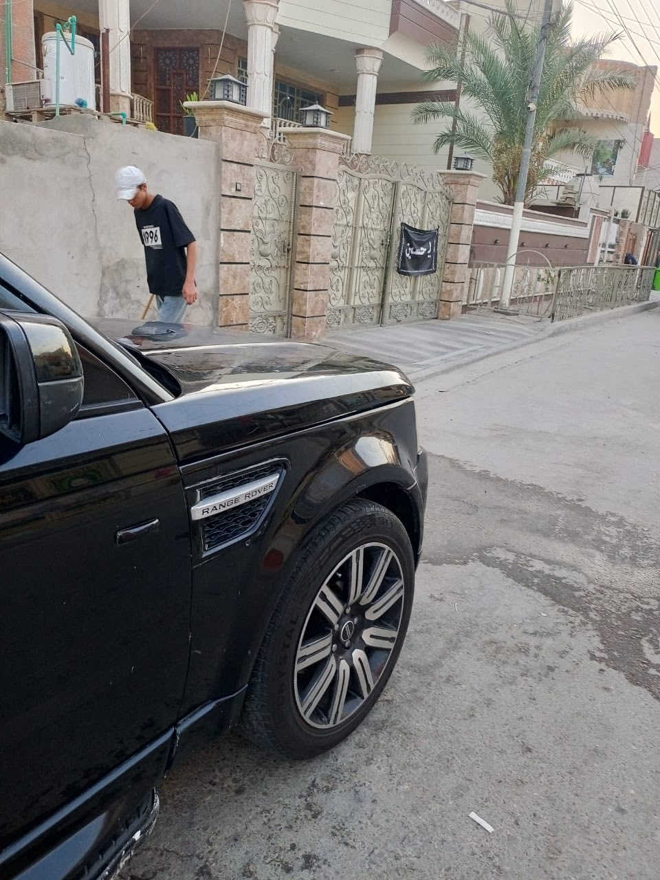 رانج روفر ٢٠٠٦ محدثة ١٣ مكينة ٨ عادي المرغوب
سعر مناسب ٧٠ قفل بيع سريع ابو ٦٨ لا يتصل علي
مصبوغة عام ضرر جاملغ  خلفي جهة السايق 
صبغتها مو هلگد 
نواقصها مشط ستيرن + صدر + تبريد
المكان الشعب حي الجزائر
***********
