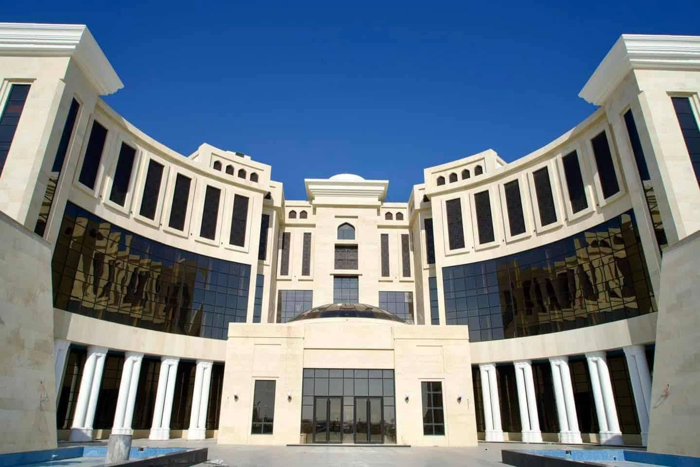 قطعة ارض 250 متر طابو صرف العنوان الرمادي السبعة كيلو مجاور المجمع الحكومي الجديد قريبة جداً من شارع 120 متر السعر 9500 تسعة ملايين وخمسمائة ألف دينار للاستفسار الاتصال على الرقم *********** ابو فهد للعقار
