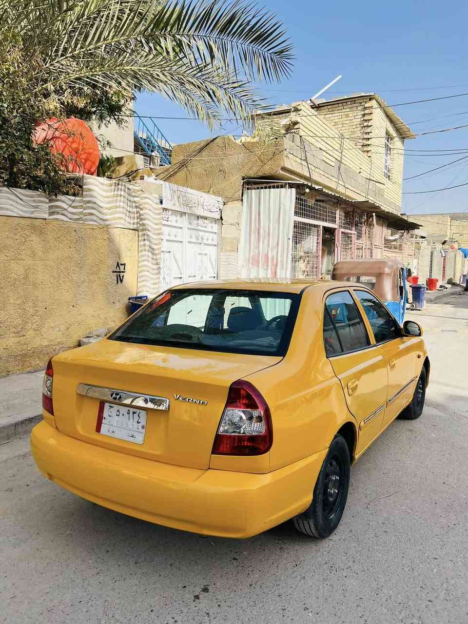 السلام عليكم فيرنا 2014 بيهه ضربه باب خلف العبري السياره جاهزه مكينه مكفوله من التنقيص والتبخير تبريد شغال تخم تاير جديد دوشمه عام ارقام انكليزيه باقي بس الاستلام مصفره هيه وغرمات السياره ب اسمي 
السعر 68 $ وبيه مجال مكاني بغداد البلديات
***********
