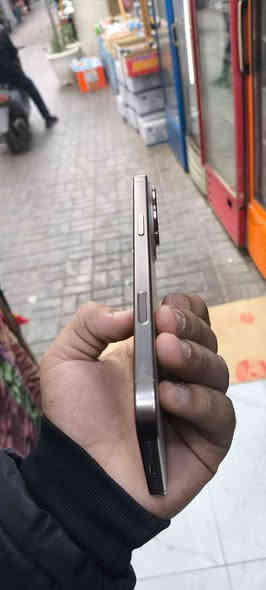 السلام ايفون 16 برو ماكس للبيع جهاز جديدشرق اوسط مع كامل ملحقات
اللون تيتانيوم صحراوي 
الذاكره 256
بطاريه 100
السعر 1450 وبيه مجال 
مكاني كربلاء رقمي (***********) كربلاء
